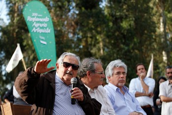 Presidente de la República, José Mujica, y ministros de Ganadería, Agricultura y Pesca, Tabaré Aguerre y de Educación y Cultura, Ricardo Erlich